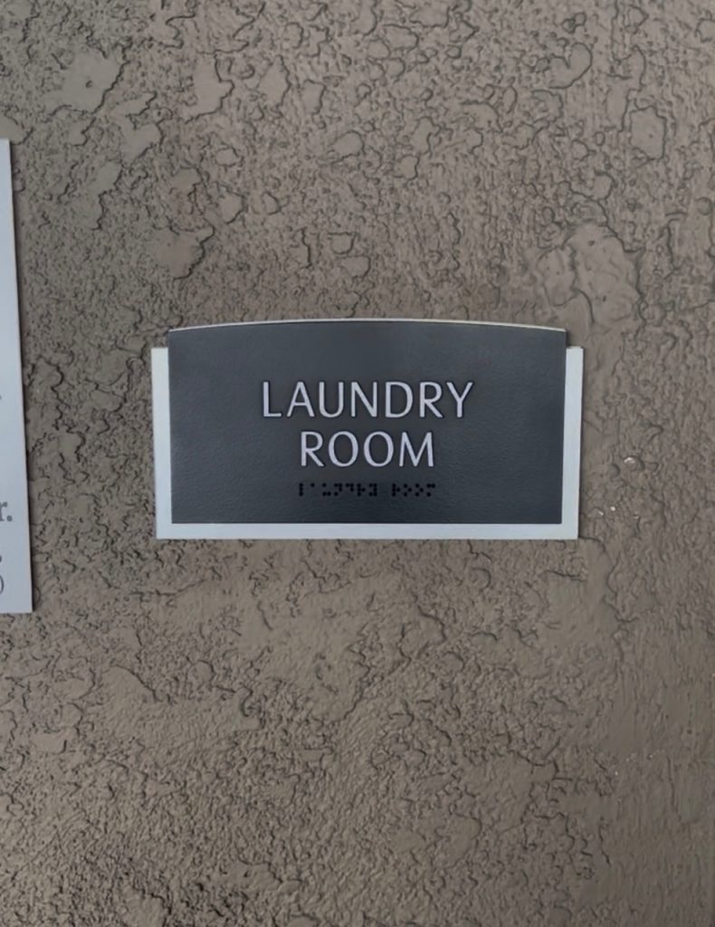 Best Western Plus Park Place Inn and Mini Suites - Laundry Room