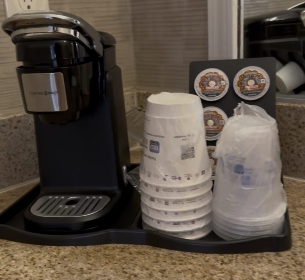 Best Western Plus Park Place Inn and Mini Suites - Coffee Maker in the Room