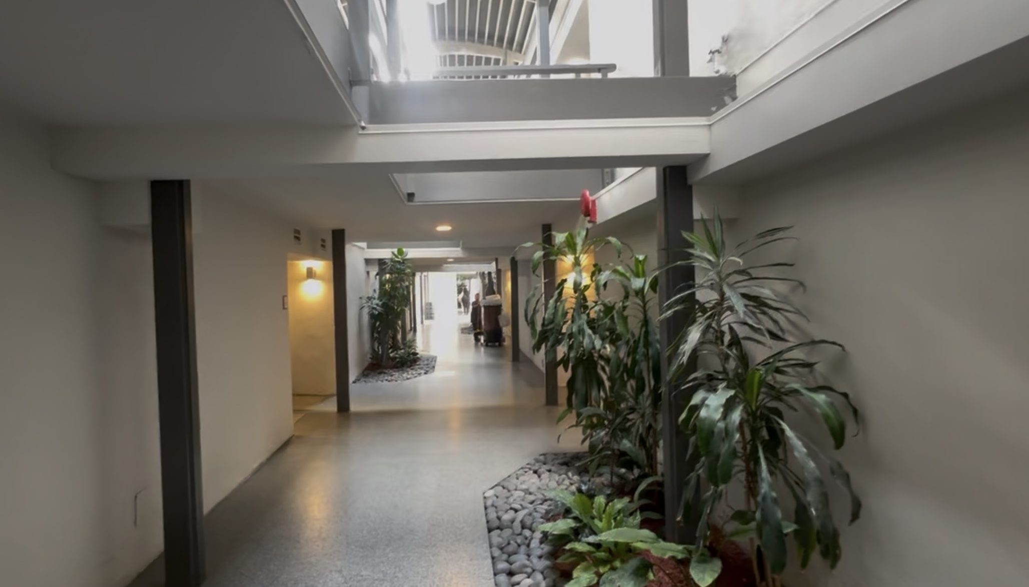 The Anaheim Hotel - Open air walkways