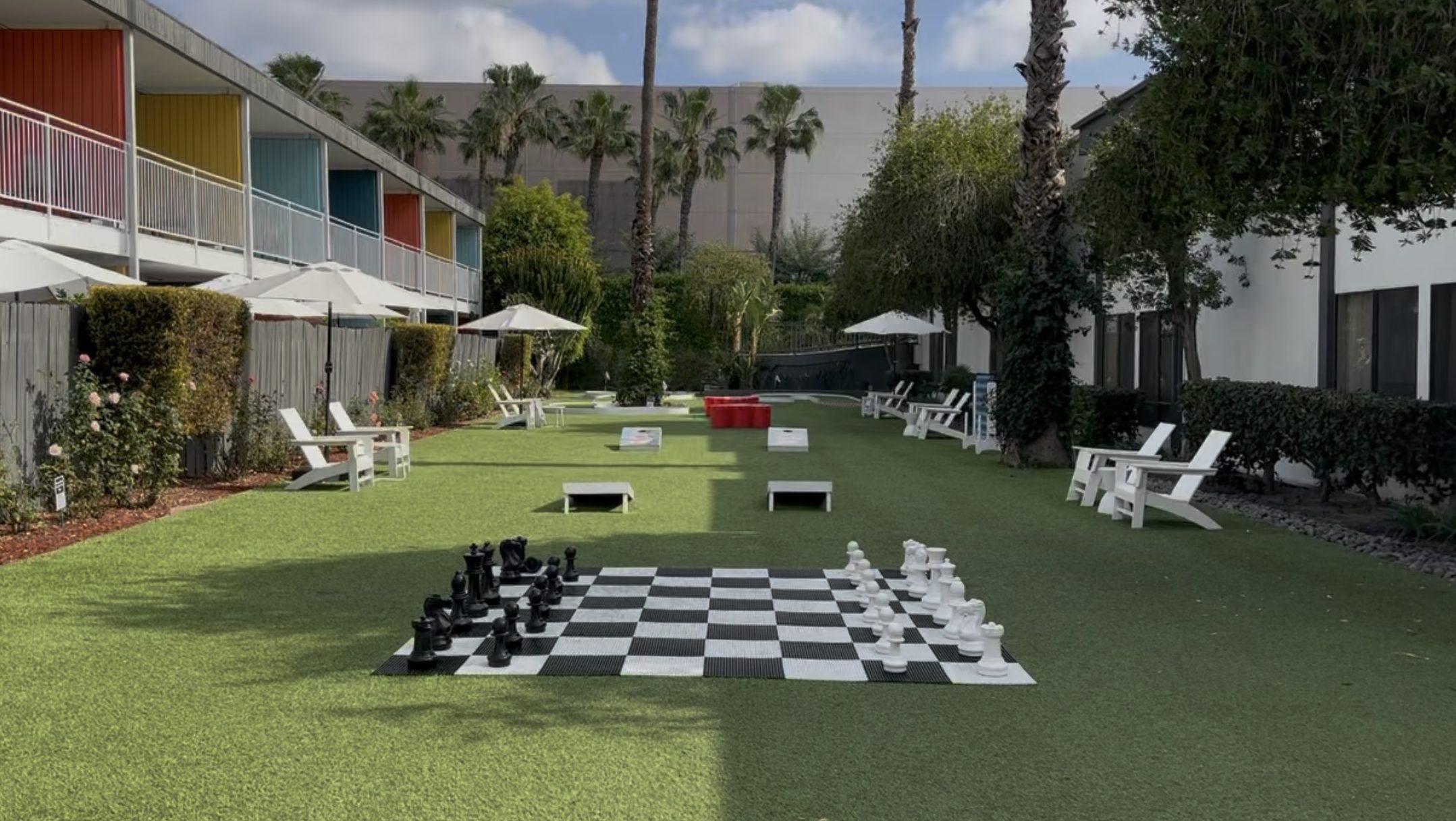 The Anaheim Hotel - Outdoor chess