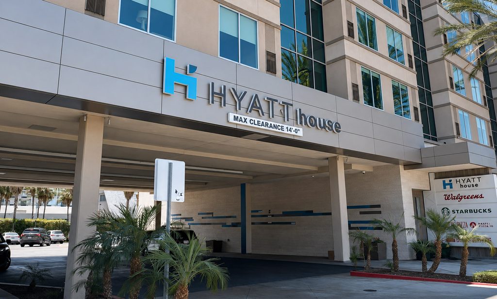 Hyatt House at Anaheim Resort / Convention Center Entrance