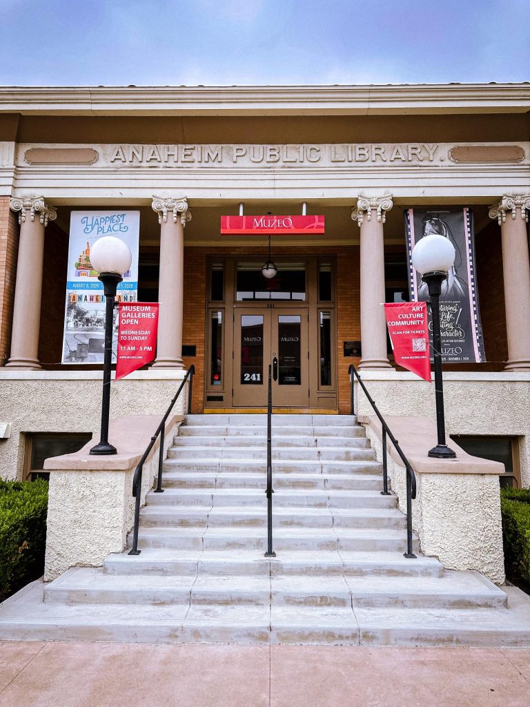 Muzeo Anaheim Entrance